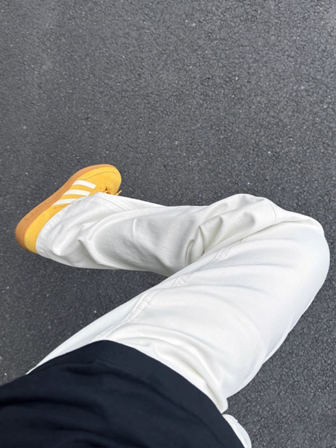 WHITE DENIM
